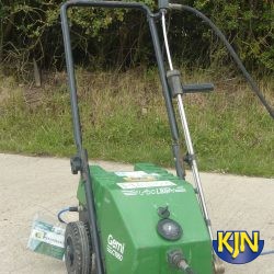 Cold Water Pressure Washer up to 1,250 psi / 86 bar