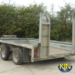 Twin Axle 2.7 or 3.5 Tonne (Gross Weight) with Loading Ramps