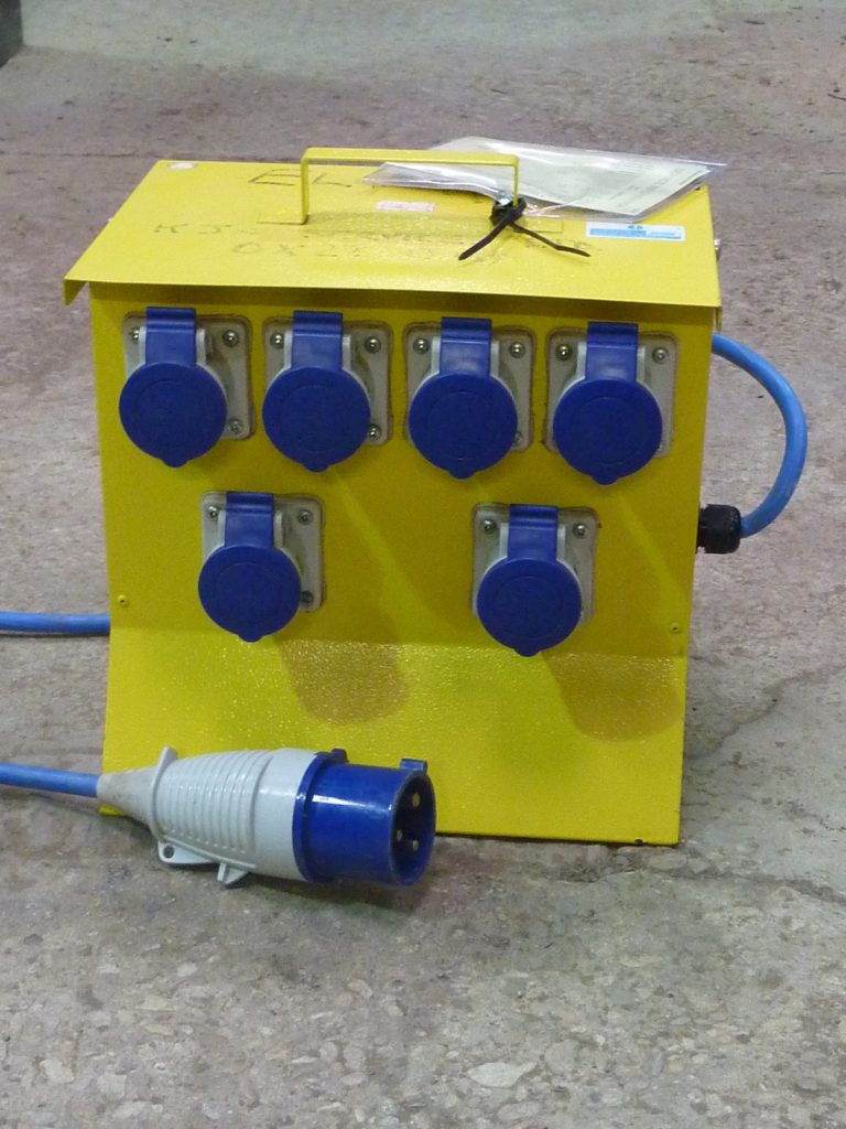 Splitter Box 6Way, 230v/13 KJN Services Ltd