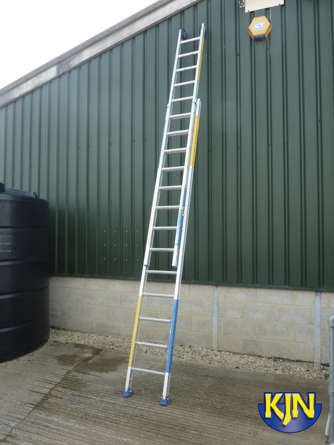Extendable 6.1m Double Ladder