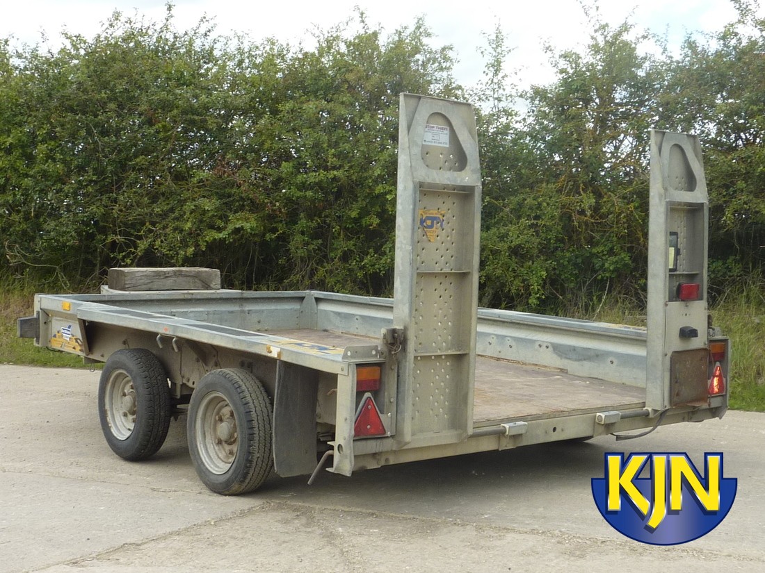 Twin Axle 2.7 or 3.5 Tonne (Gross Weight) with Loading Ramps